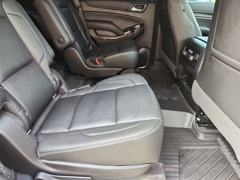 Used 2020 Chevrolet Tahoe LT w/ Luxury Package RWD image 27