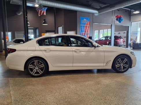 Used 2023 BMW 530i xDrive w/ Premium Package AWD/4WD image 9