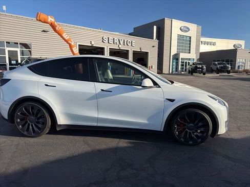 Used 2022 Tesla Model Y Performance AWD/4WD image 10