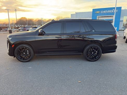 Used 2022 Cadillac Escalade Sport Platinum image 4