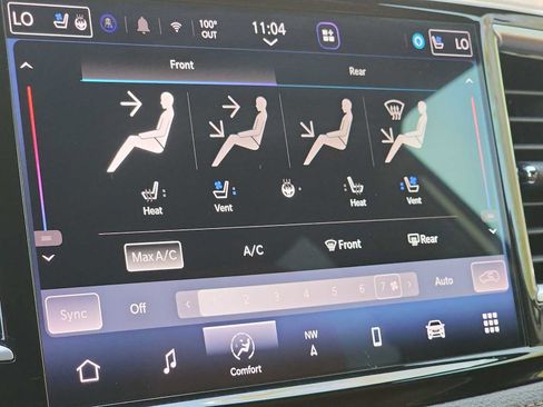Used 2024 Chrysler Pacifica Pinnacle FWD image 29