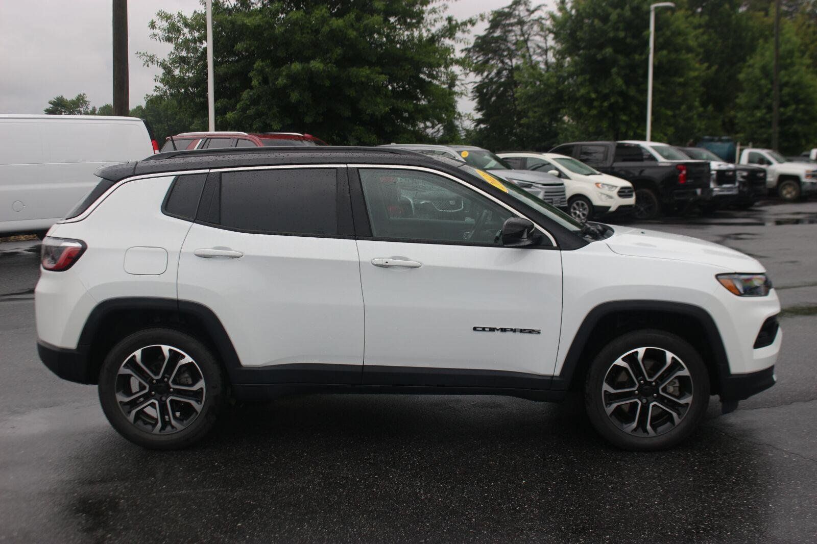 Used 2023 Jeep Compass Limited AWD/4WD image 8