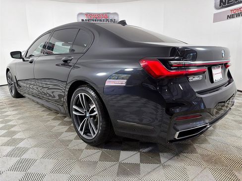 Used 2020 BMW 740i w/ M Sport Package image 7