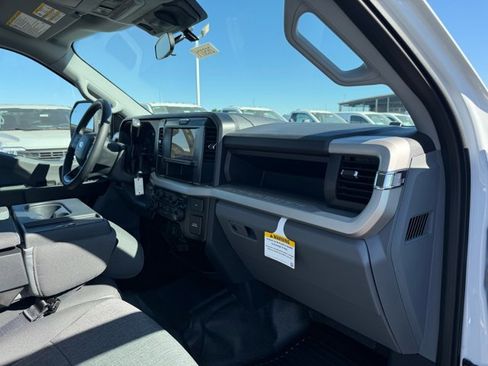 New 2026 Ford F250 XL w/ XL Chrome Package image 25