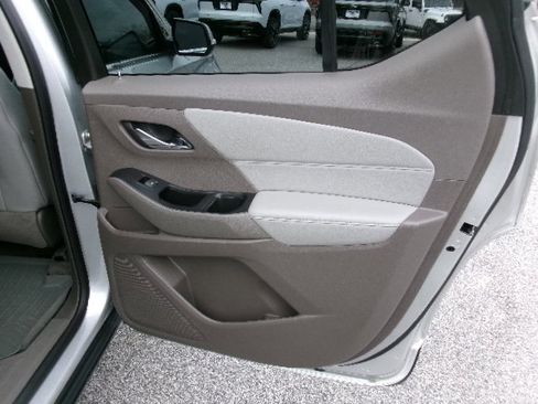 Used 2019 Chevrolet Traverse LT w/ LT Premium Package image 14