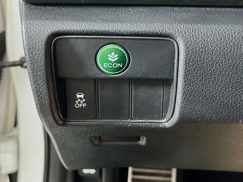 Used 2017 Honda Accord Sport image 16
