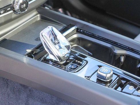 New 2026 Volvo XC60 B5 Plus w/ Climate Package PRO image 36