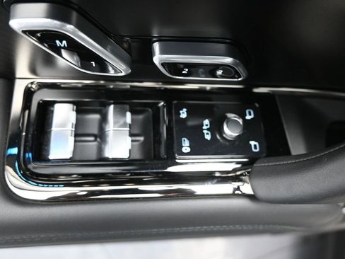 Used 2025 Land Rover Range Rover Sport SV Edition Two image 23