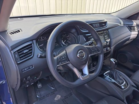 Used 2017 Nissan Rogue S AWD/4WD image 12