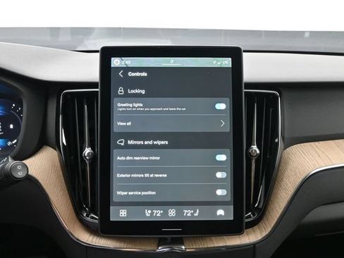 New 2027 Volvo XC60 B5 Plus AWD/4WD image 19