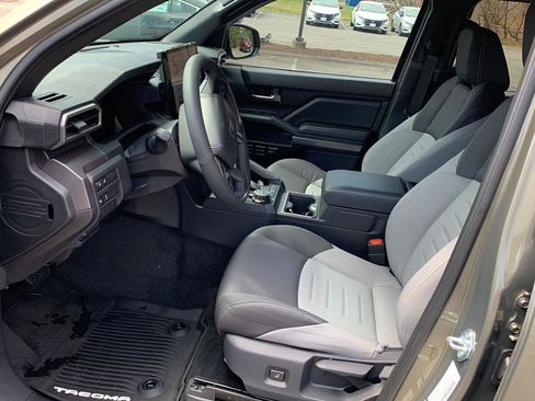 Used 2026 Toyota Tacoma TRD Off-Road image 14