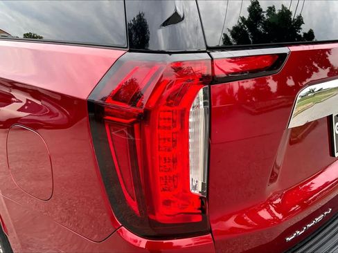Used 2021 GMC Yukon XL SLT AWD/4WD image 27