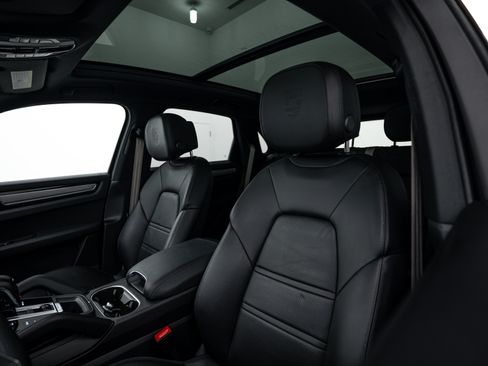 Certified 2022 Porsche Cayenne S Platinum AWD/4WD image 20