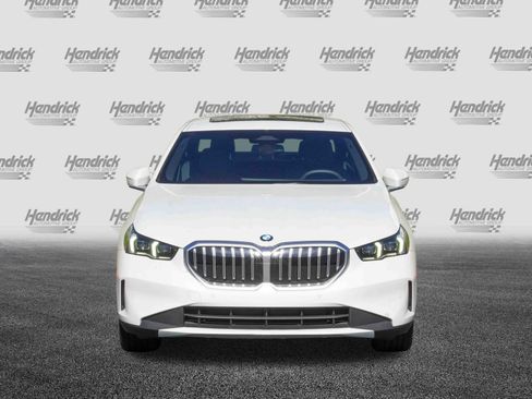 Certified 2025 BMW 530i xDrive image 3