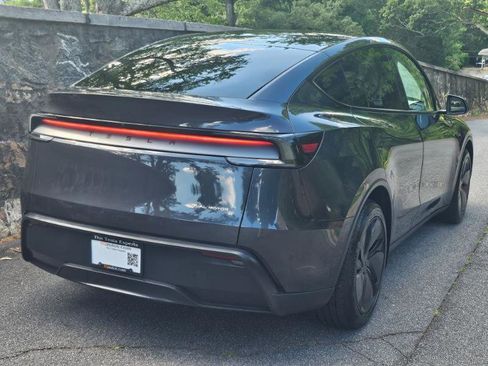 Used 2026 Tesla Model Y Long Range AWD/4WD image 11