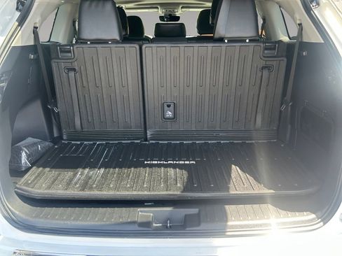 Used 2026 Toyota Highlander XLE w/ Protection Package #3 (TMS) AWD/4WD image 19
