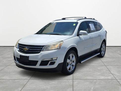 Used 2017 Chevrolet Traverse LT w/ Traveler's Package FWD image 8