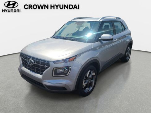Used 2025 Hyundai Venue SEL FWD image 1