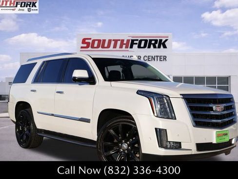 Used 2020 Cadillac Escalade Luxury image 1