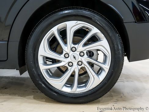 Used 2023 Chevrolet Bolt EUV LT w/ Driver Confidence Package image 12