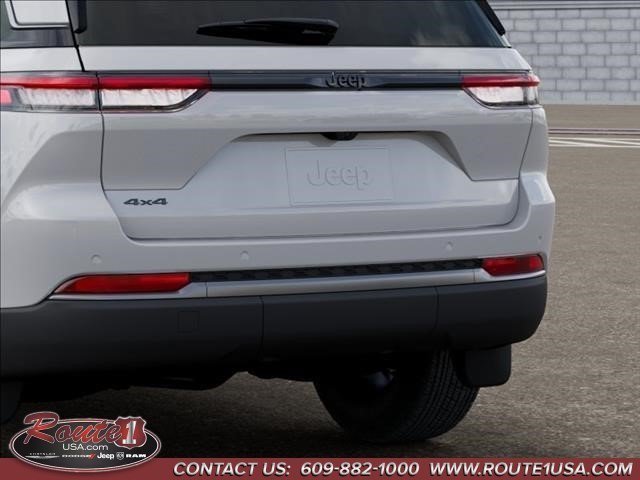 New 2026 Jeep Grand Cherokee Altitude AWD/4WD image 14