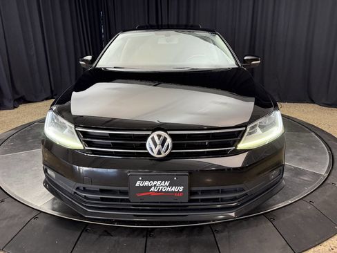 Used 2017 Volkswagen Jetta SEL image 3