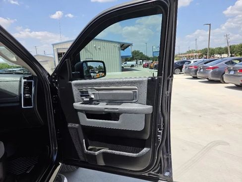 Used 2015 RAM 1500 Classic SLT RWD image 21