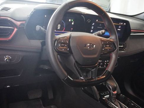 Used 2025 Chevrolet TrailBlazer RS w/ Convenience Package FWD image 6