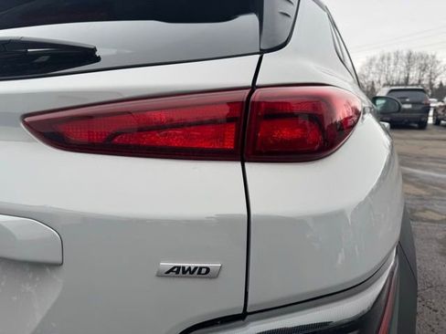 Used 2023 Hyundai Kona SEL w/ Winter Weather Package image 9