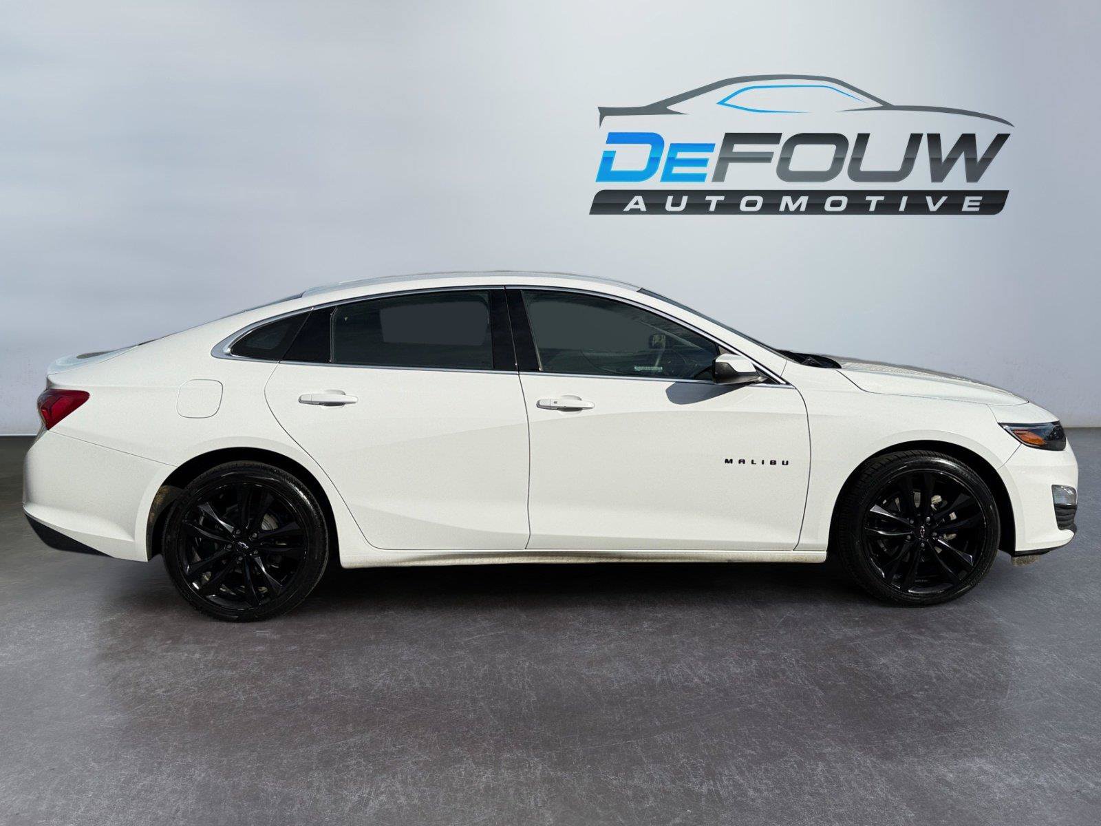 Used 2024 Chevrolet Malibu LT w/ Sport Edition FWD image 2