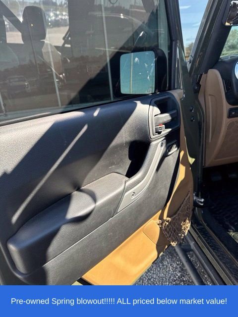 Used 2015 Jeep Wrangler Rubicon w/ Power Convenience Group AWD/4WD image 10