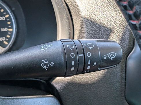 Used 2019 Jeep Renegade Trailhawk w/ LED Lighting Group AWD/4WD image 25