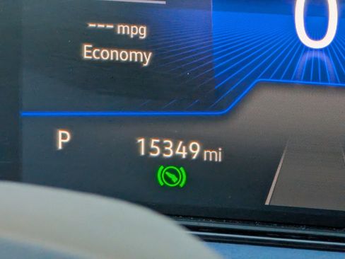 Used 2024 Volkswagen Taos SE image 24