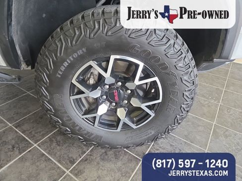 Used 2023 GMC Canyon AT4X image 4