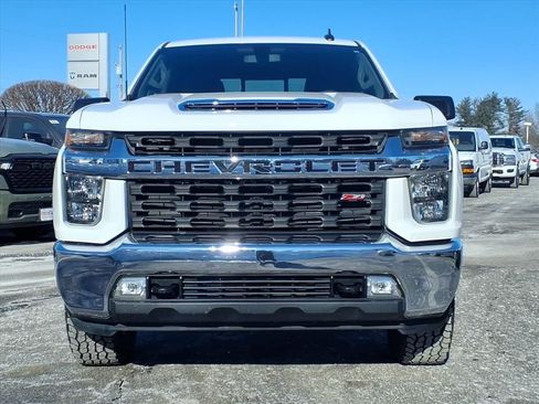 Used 2020 Chevrolet Silverado 2500 LT w/ Convenience Package image 2