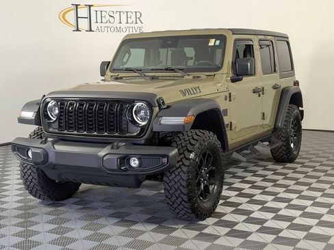 Used 2025 Jeep Wrangler Unlimited Sport AWD/4WD image 4