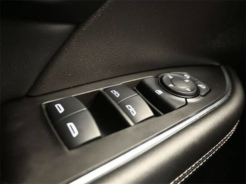 Used 2021 Buick Envision Essence w/ Technology Package I image 31