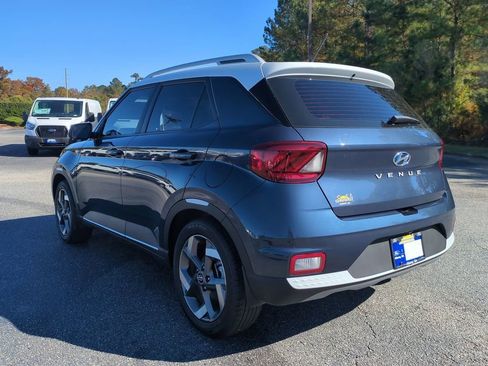 Used 2024 Hyundai Venue Limited image 6