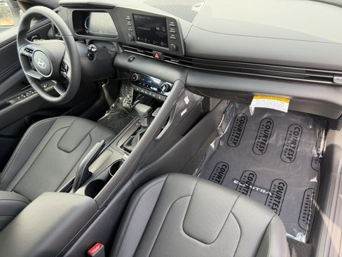 New 2026 Hyundai Elantra SEL Sport FWD image 10