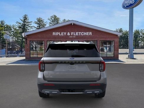 New 2026 Ford Explorer Active w/ Active Comfort Package image 5