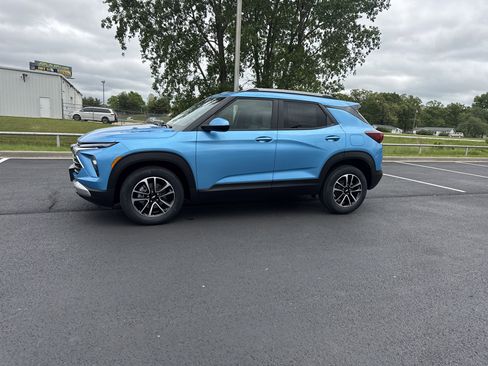New 2026 Chevrolet TrailBlazer LT FWD image 1
