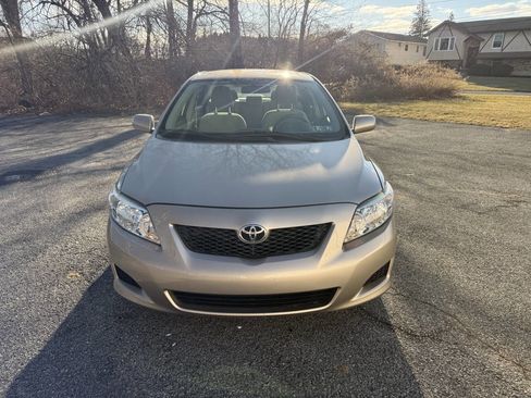 Used 2009 Toyota Corolla LE image 2