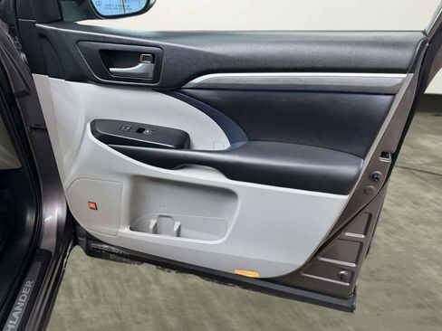 Used 2019 Toyota Highlander Limited Platinum image 32