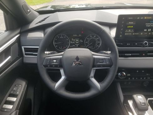 New 2026 Mitsubishi Outlander LE AWD/4WD image 13