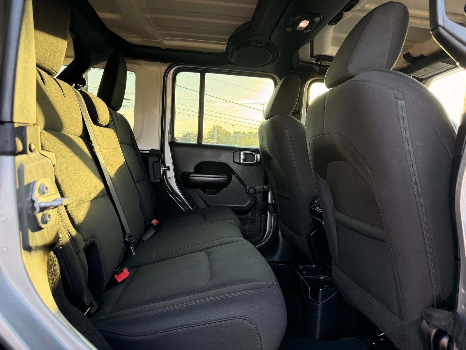 Used 2018 Jeep Wrangler Unlimited Sport AWD/4WD image 30