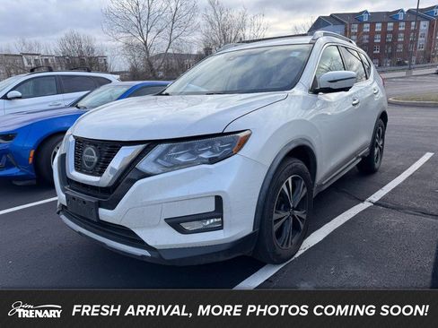 Used 2018 Nissan Rogue SL w/ Premium Package image 1