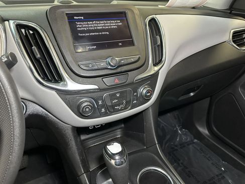 Used 2020 Chevrolet Equinox LS w/ LS Convenience Package image 28