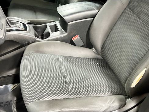 Used 2017 Nissan Rogue Sport S image 19