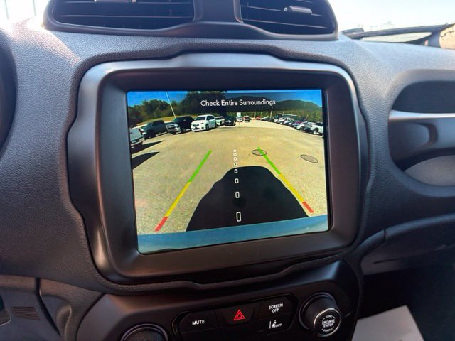 Used 2023 Jeep Renegade Latitude AWD/4WD image 5