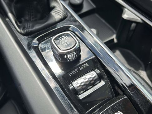 Used 2018 Volvo XC60 T6 Inscription w/ Convenience Package image 29